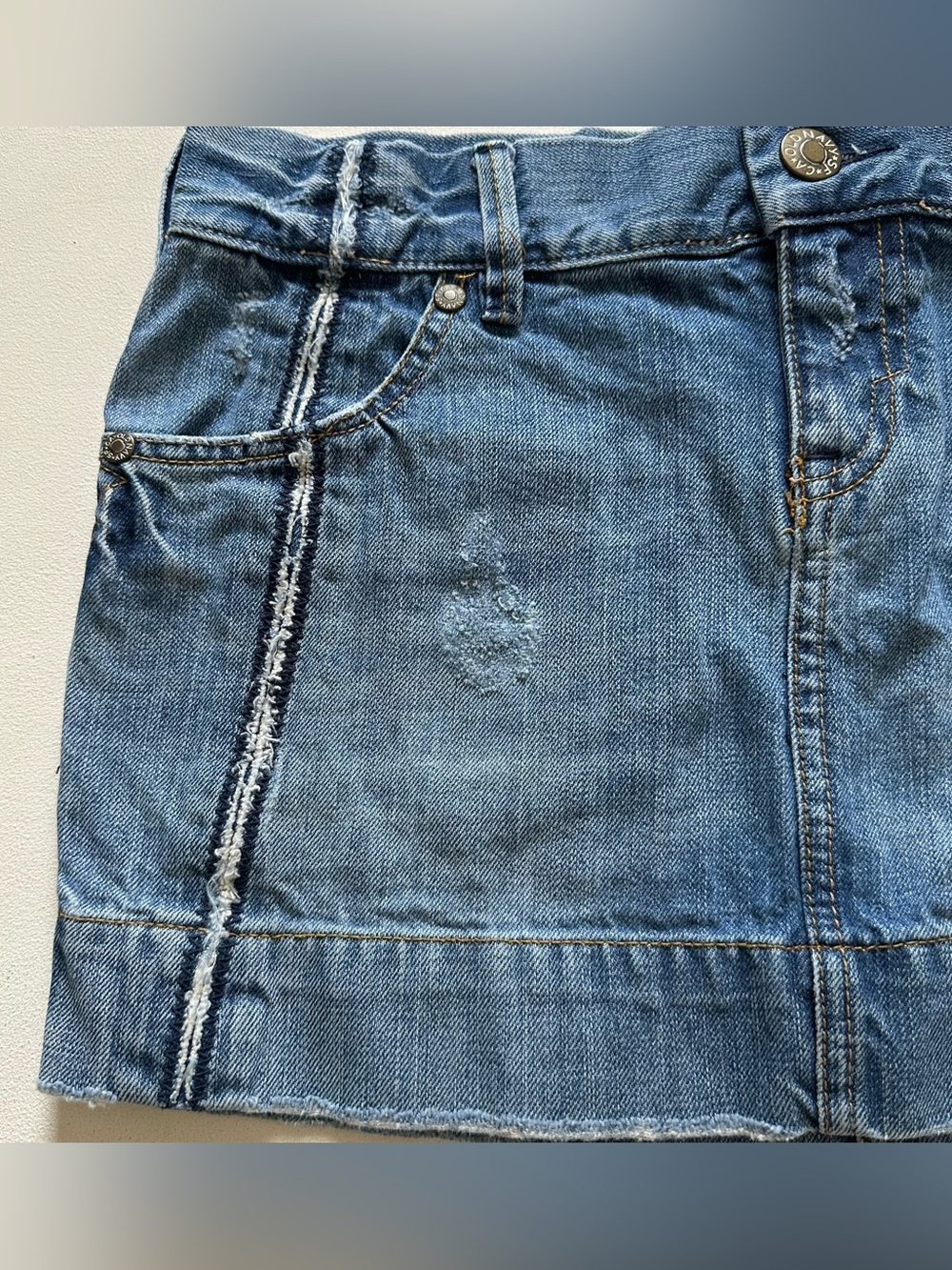 Old Navy Special Edition Blue Distressed Denim Mini Skirt Embroidered Size 2 - Picture 8 of 15